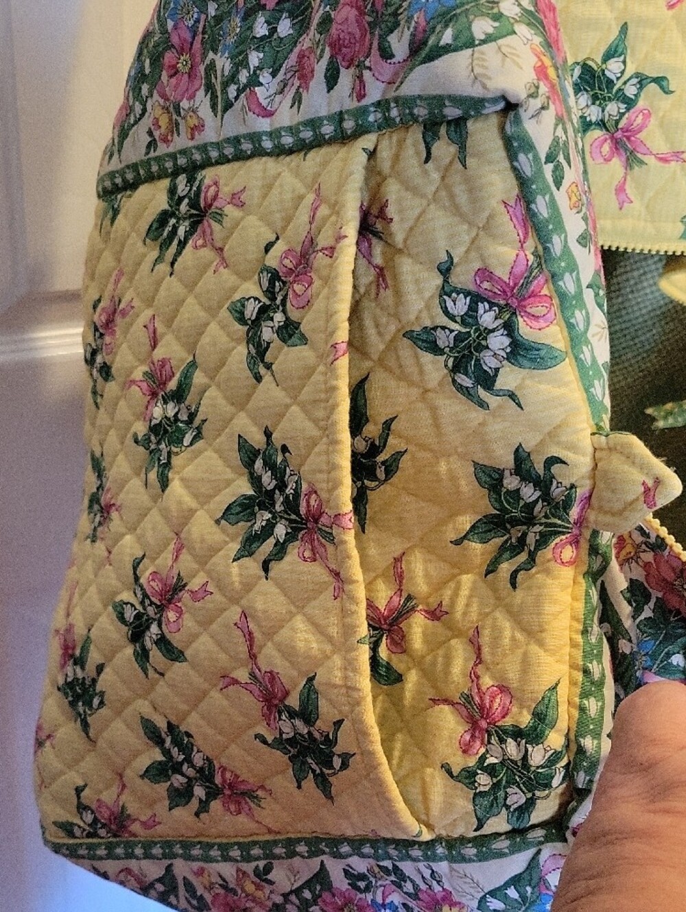 Vera Bradley Very Large Yellow Quilted Tote Bag - Picture 3 of 8